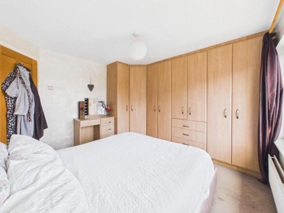 3 bed Semi-Detached for sale Image 12
