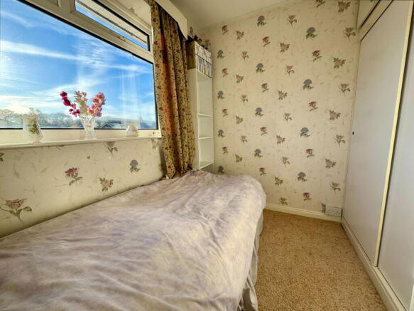 3 bed Semi-Detached for sale Image 12