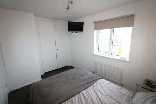 260 Low Grange Ave-Bed1b.JPG