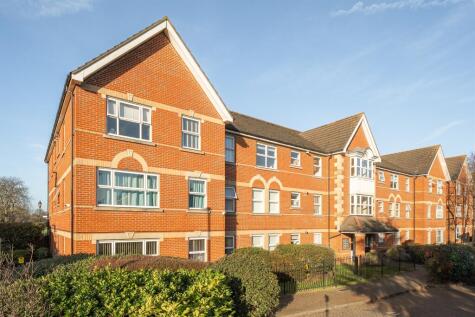 Cobham Close, Enfield