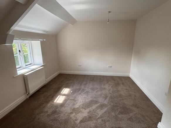 3 bed House to rent Image 9