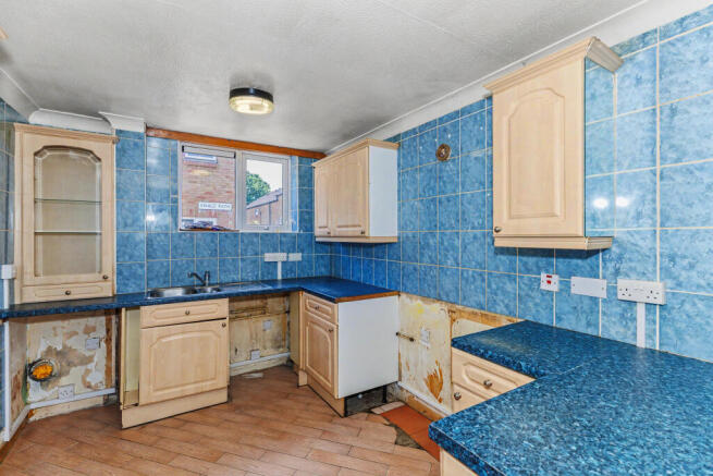 11 Swale Path, Bedford, Bedfordshire, MK41 7XS photo 4