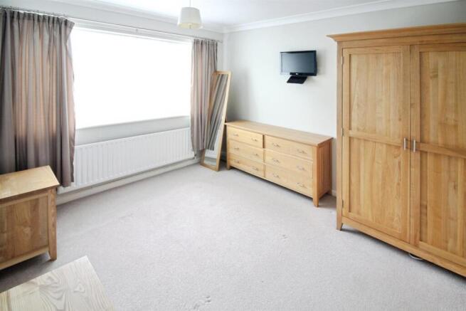 2 bed Detached Bungalow for sale Image 6