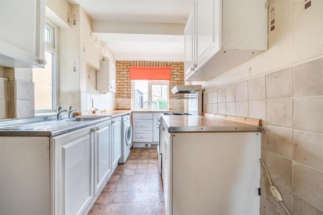 Malvern Way - Kitchen 2.jpg