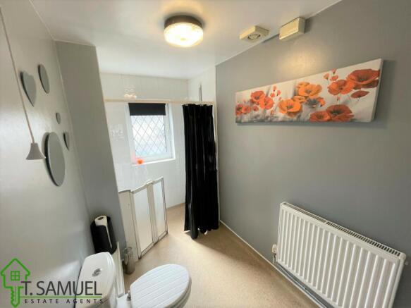 BATHROOM C
