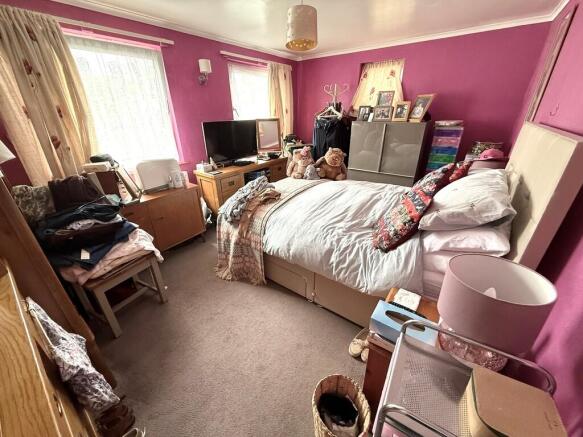 17 Hobbs Bed1