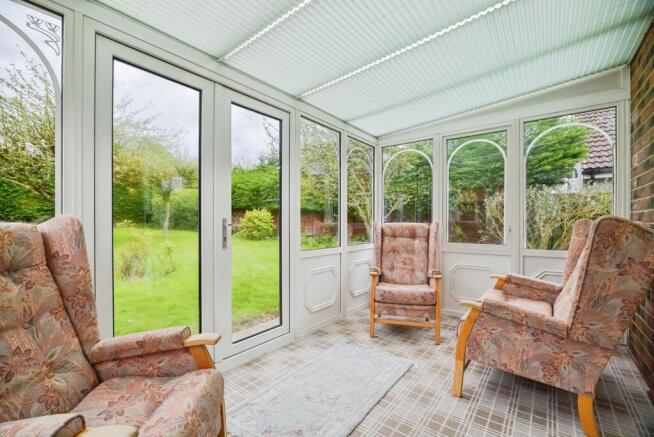 4 bed Bungalow for sale Image 5