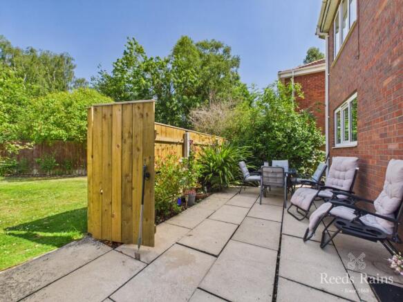 2 bed Apartment for sale Image 3
