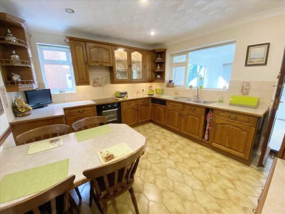 Dining Kitchen: