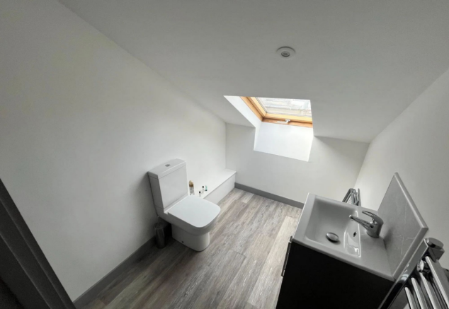1 bed Flat to rent Image 4
