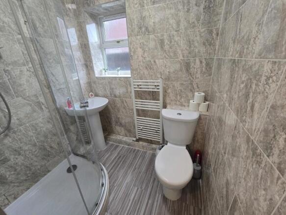 1 bed House Share to rent Image 9