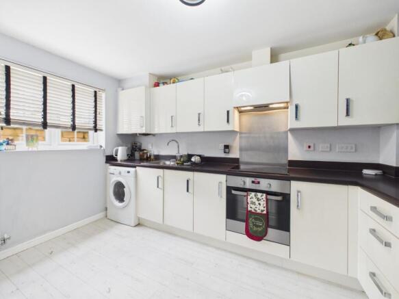 3 bed Semi-Detached for sale Image 5