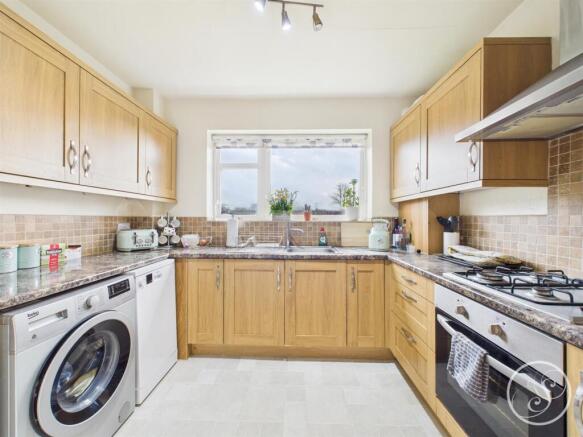 2 bed Flat for sale Image 7