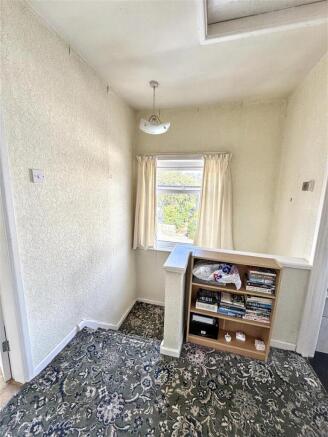 3 bed Semi-Detached for sale Image 8