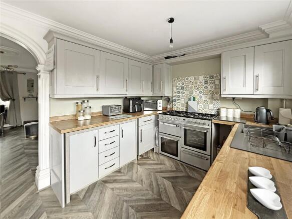 3 bed House for sale Image 8