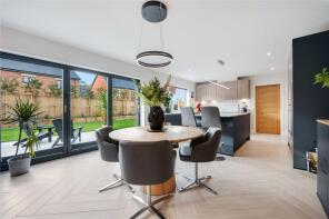 14, Lawton Meadows, Lower Bartle, Preston PR4 0YY