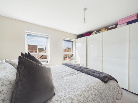 4 bed Semi-Detached for sale Image 11