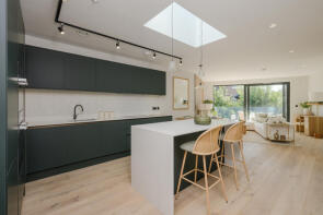 34a, Priests Bridge, East Sheen, London SW14 8TA