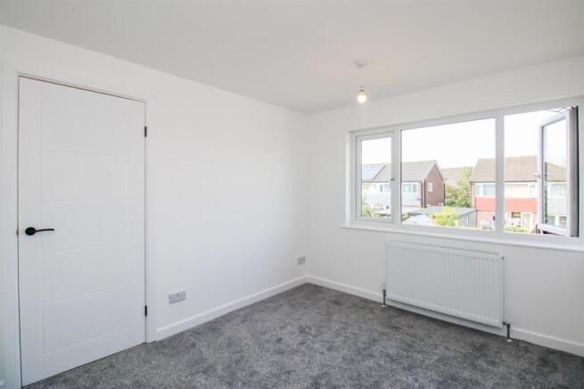 3 bed Semi-Detached for sale Image 9