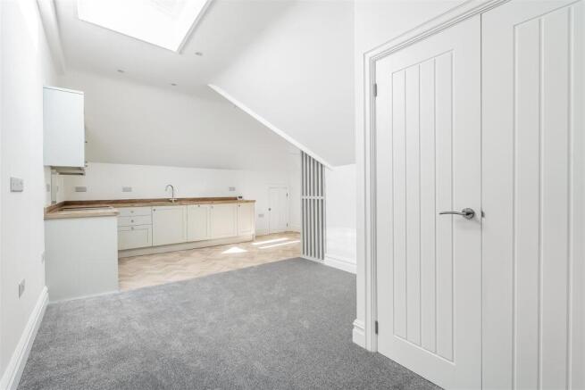 Top-Floor-Flat-16-Upper-Grove-14.jpg
