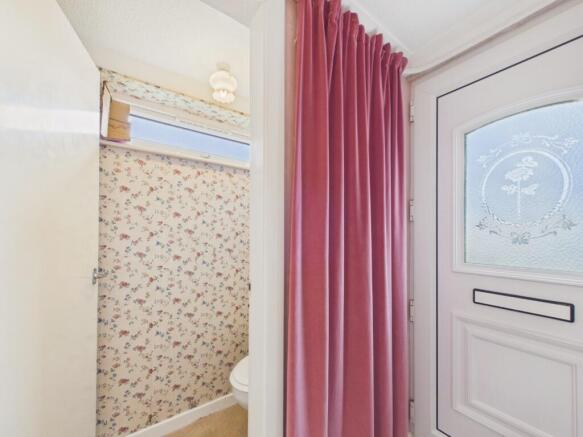3 bed Semi-Detached for sale Image 9