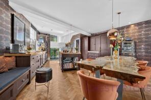 2, King George Street, London SE10 8QJ