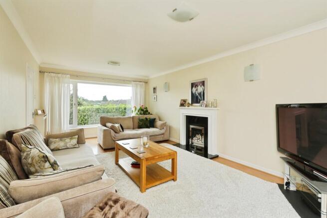 4 bed Detached for sale Image 6