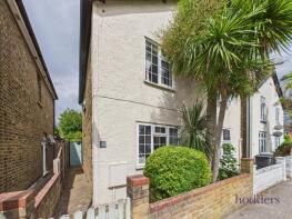 41, Station Road, Chertsey KT16 8BE