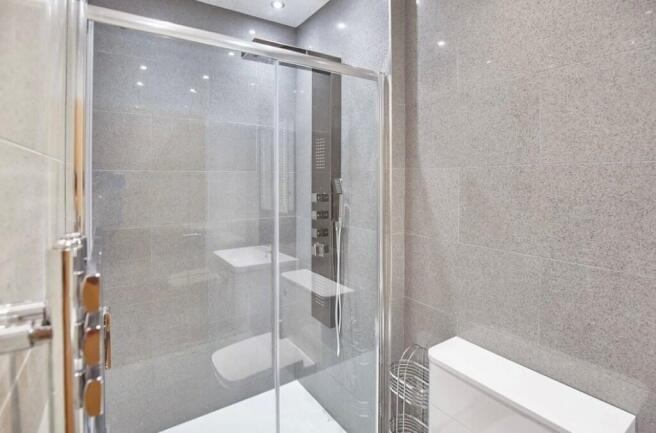1 bed Apartment for sale Image 12
