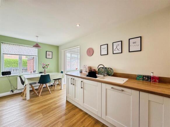 3 bed Detached for sale Image 7