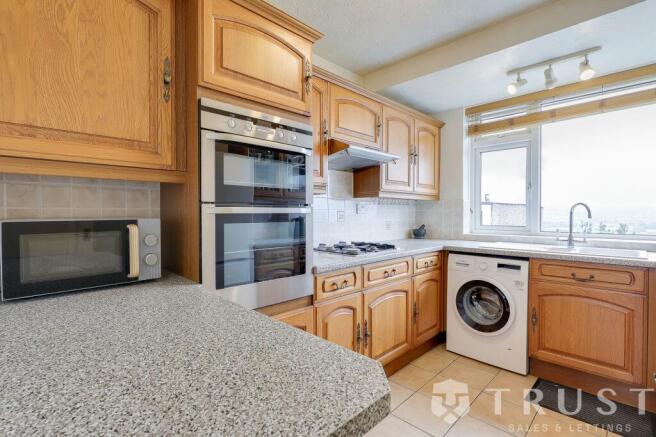 2 bed Semi-Detached Bungalow for sale Image 6