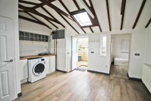 39, Park View, New Malden KT3 4AX