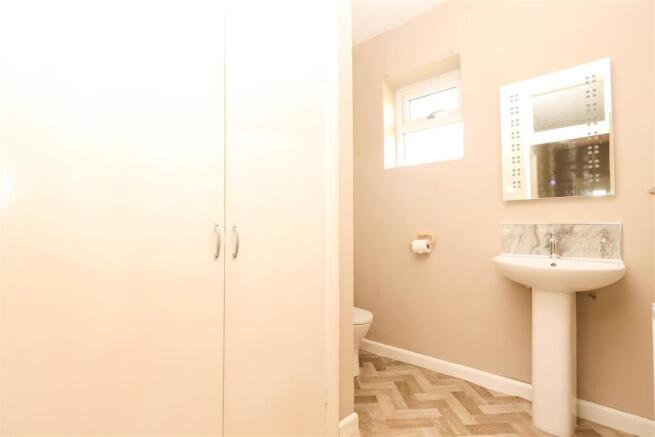 2 bed Detached Bungalow for sale Image 8