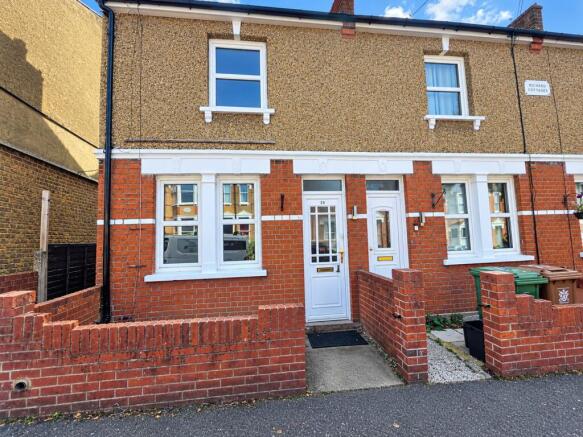 2 Bed End Terrace House to rent Durham Road, Sidc