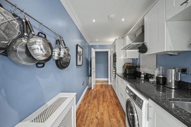 3 bed Apartment for sale Image 12