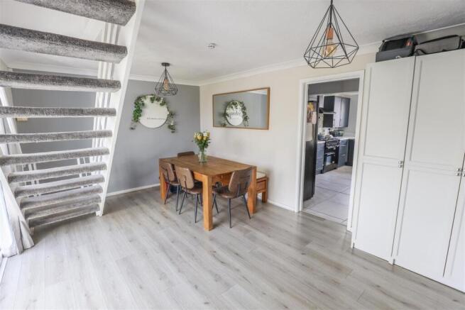 11 Monmouth Way, Boverton, Llantwit Major, Vale Of Glamorgan, CF61 2GT photo 4