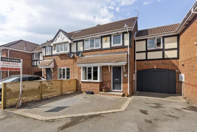 4 bed Link Detached House for sale Image 3