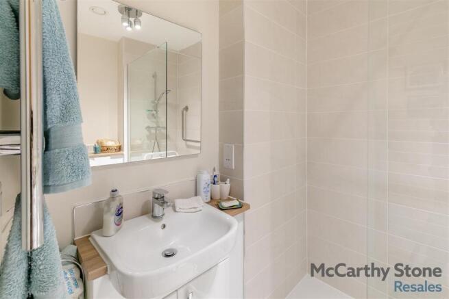 2 bed Apartment for sale Image 8