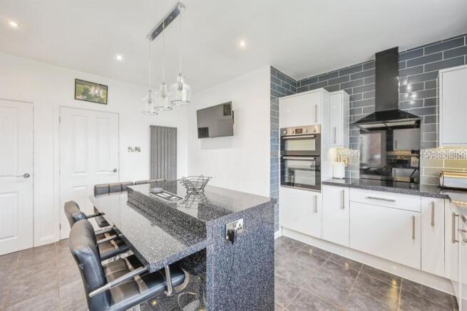 Breakfast Kitchen: