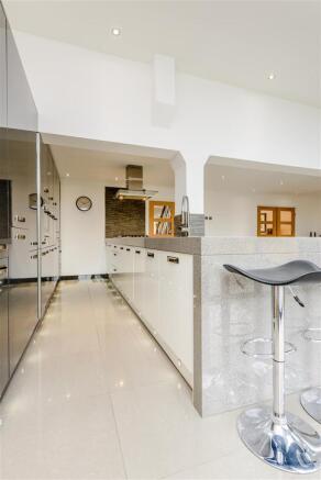 8284899-interior20-m