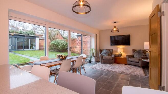 Kitchen/Family room