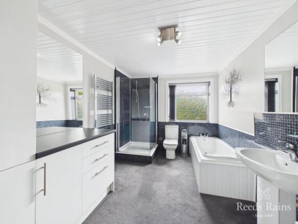 3 bed Detached for sale Image 9
