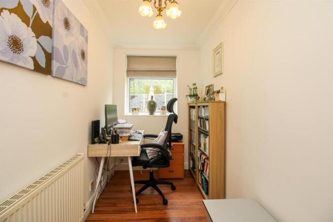 4 bed Detached for sale Image 11