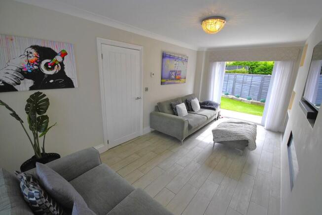 5 bed Detached for sale Image 11