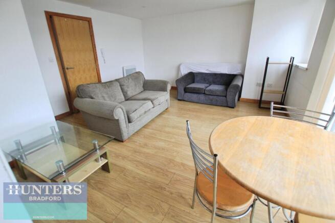 2 bed Flat to rent Image 4