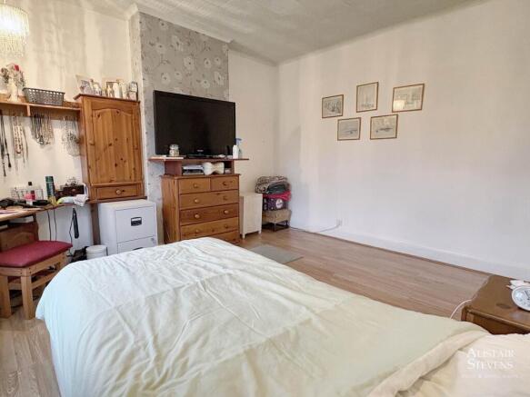 3 bed Semi-Detached for sale Image 9
