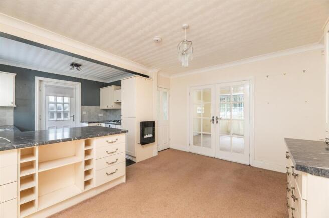 3 bed Semi-Detached for sale Image 8