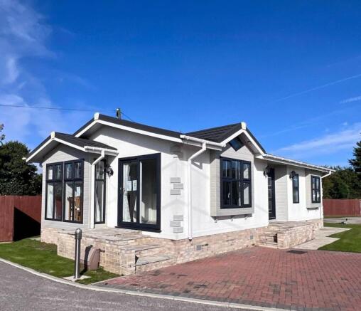 2 bed Park Home for sale Image 8