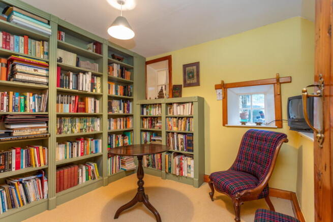 4 bed Detached for sale Image 7