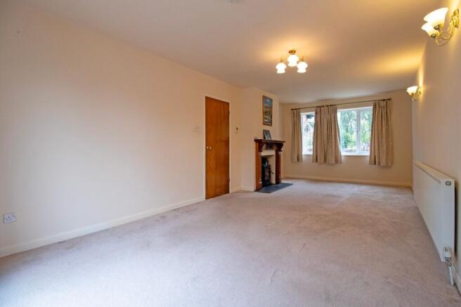 4 bed Detached for sale Image 5
